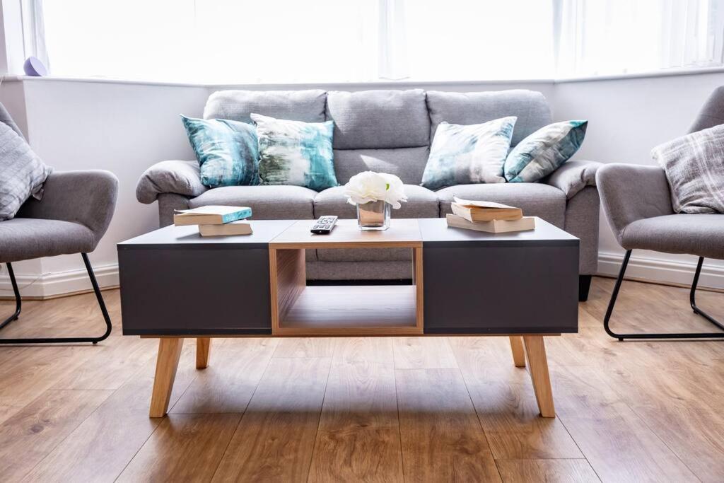 Windsor House 3 Bedrooms Sleeps 8 Manchester Buitenkant foto