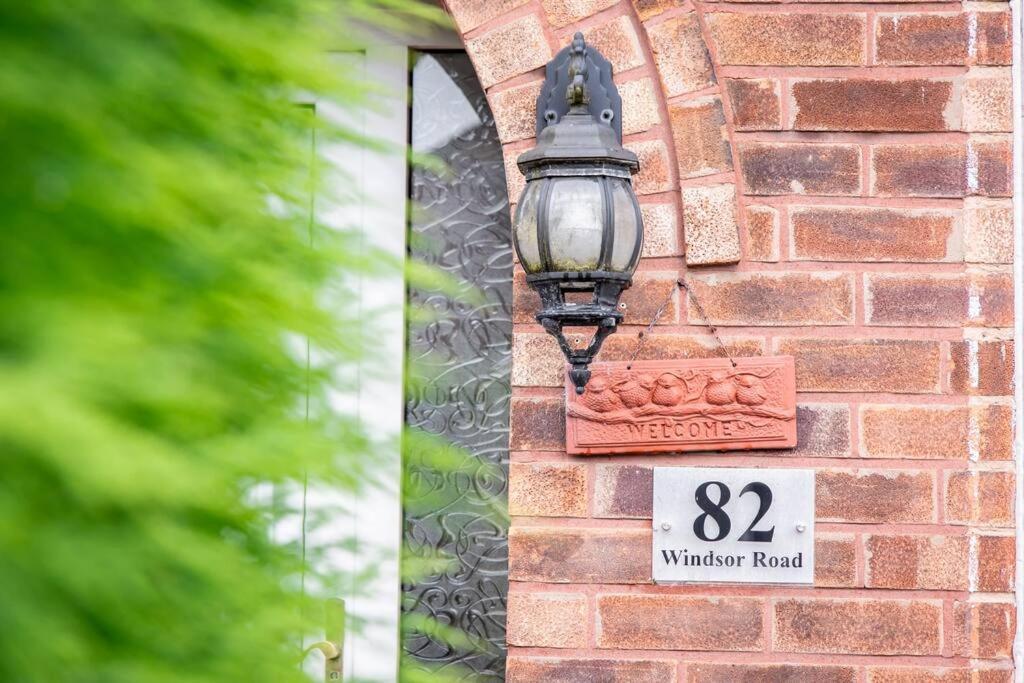 Windsor House 3 Bedrooms Sleeps 8 Manchester Buitenkant foto