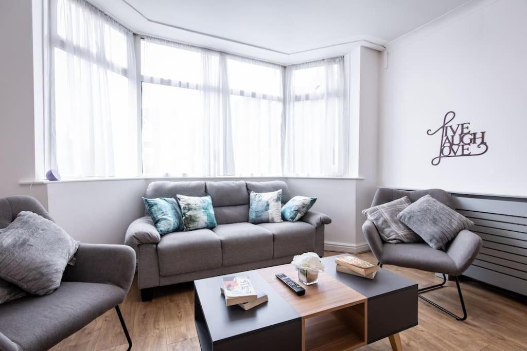 Windsor House 3 Bedrooms Sleeps 8 Manchester Buitenkant foto