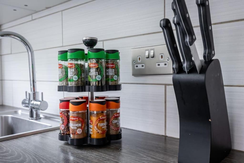 Windsor House 3 Bedrooms Sleeps 8 Manchester Buitenkant foto