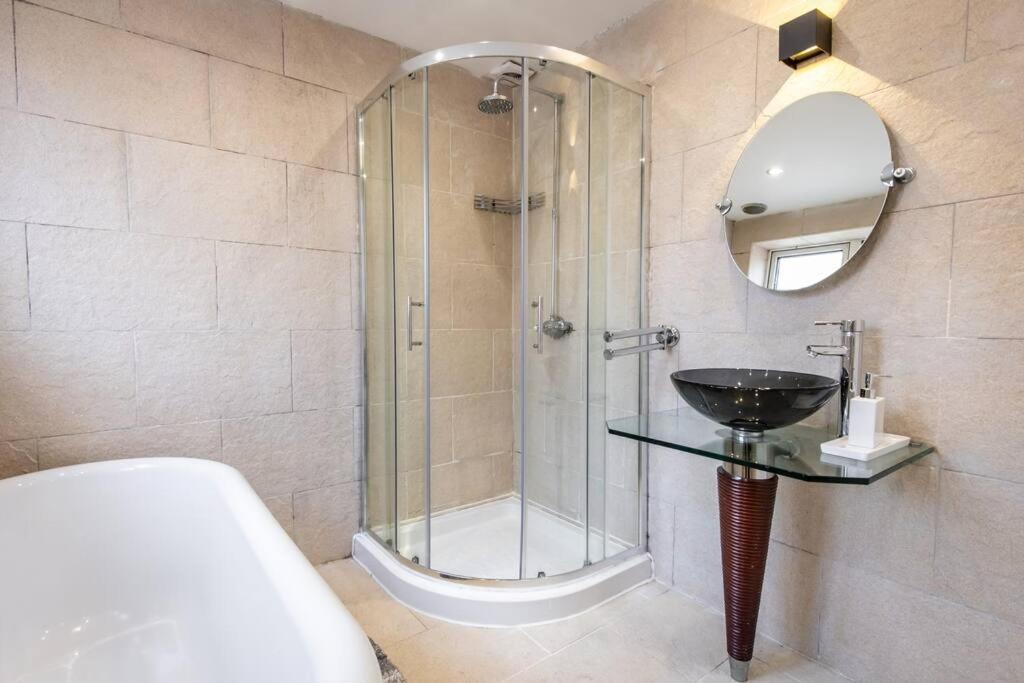 Windsor House 3 Bedrooms Sleeps 8 Manchester Buitenkant foto